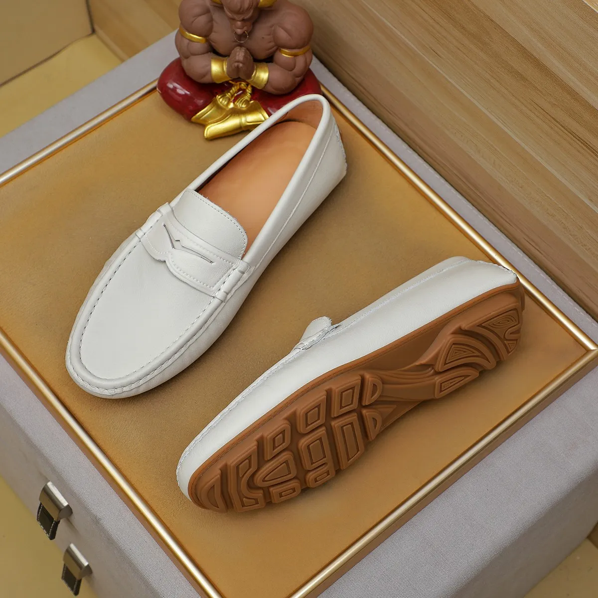 Men's shoes 💰360💰💰GUCCI Gucci official website synchronizes the latest model 🛃The upper is made of imported cowhide, 🐷leather lining, rubber outsole, 🎩🎩top-notch handcrafted workmanship with fine stitches and threads🔍definitely satisfy those perfectionist men who pursue high luxury quality 👏 Colors available! Code number 38-44 Large quantity in stock